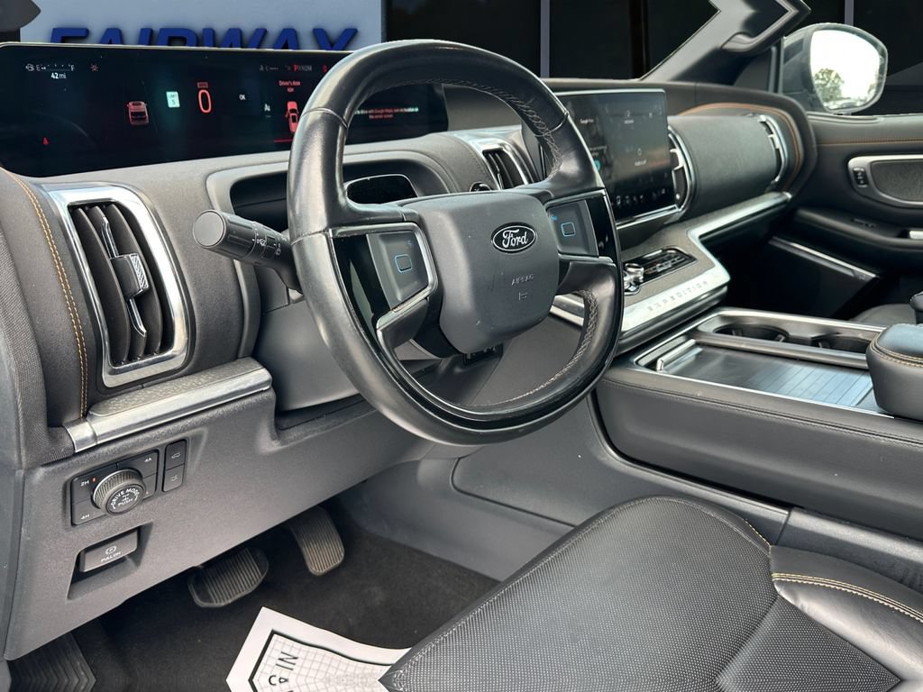 Used 2025 Ford Expedition Tremor AWD/4WD image 16