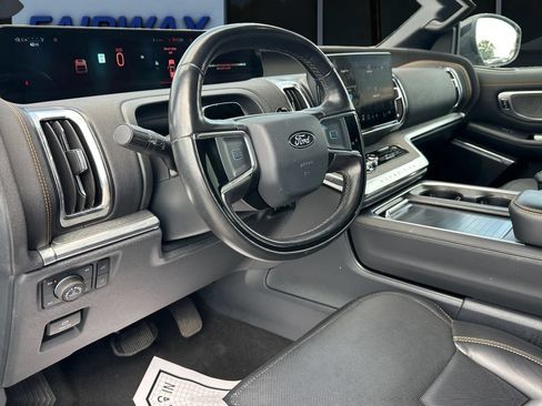 Used 2025 Ford Expedition Tremor AWD/4WD image 16