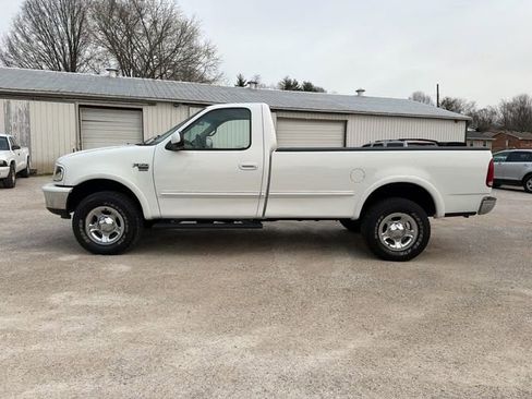 Used 1998 Ford F150 XLT AWD/4WD image 2