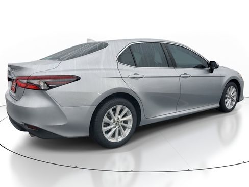 Certified 2022 Toyota Camry LE image 6