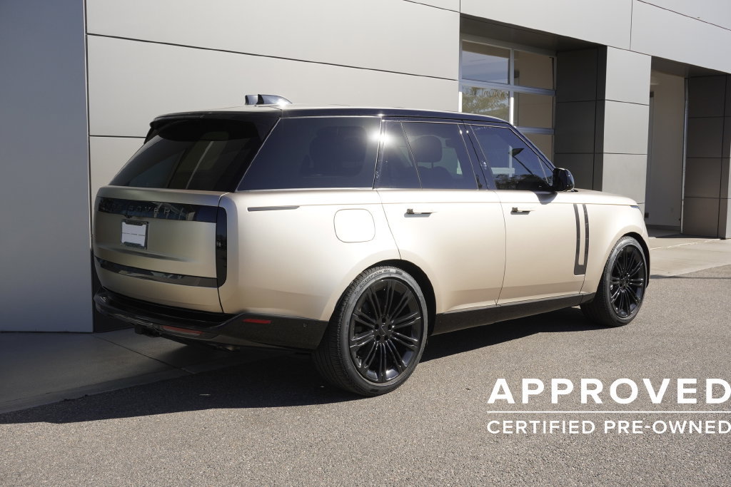 Used 2026 Land Rover Range Rover SE AWD/4WD image 4