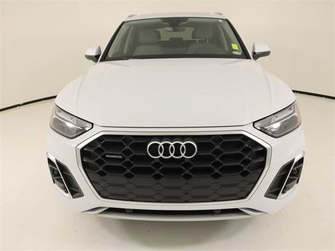 Used 2022 Audi Q5 2.0T Premium w/ Convenience Package AWD/4WD image 8