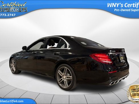 Used 2017 Mercedes-Benz E 300 4MATIC image 8