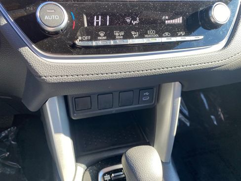 Used 2024 Toyota Corolla Cross AWD Hybrid image 21