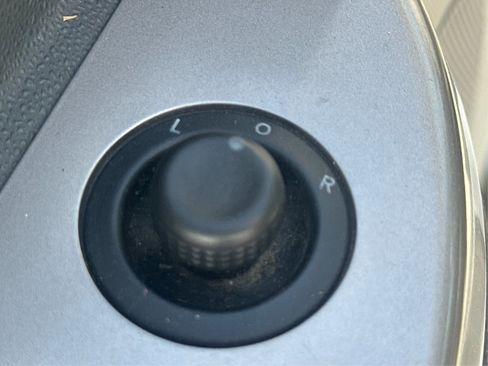 Used 2008 Chrysler Sebring Touring image 22