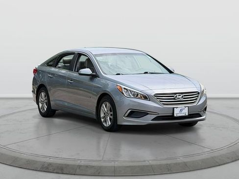 Used 2016 Hyundai Sonata SE FWD image 1