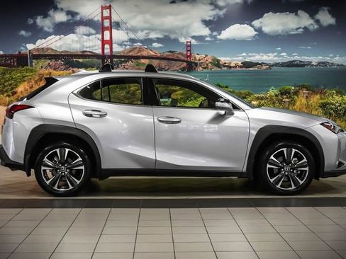 Certified 2023 Lexus UX 250h FWD image 5