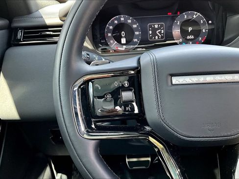 Certified 2026 Land Rover Range Rover Velar Dynamic SE AWD/4WD image 11