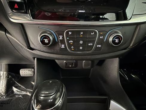 Used 2020 Chevrolet Traverse LS AWD/4WD image 19