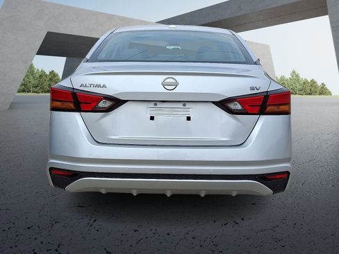 Used 2023 Nissan Altima 2.5 SV image 5