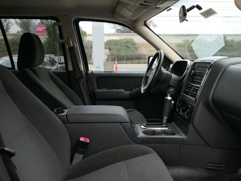 Used 2010 Ford Explorer Sport Trac XLT image 26