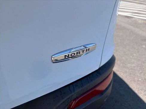 Used 2017 Jeep Cherokee Latitude w/ True North Edition image 8