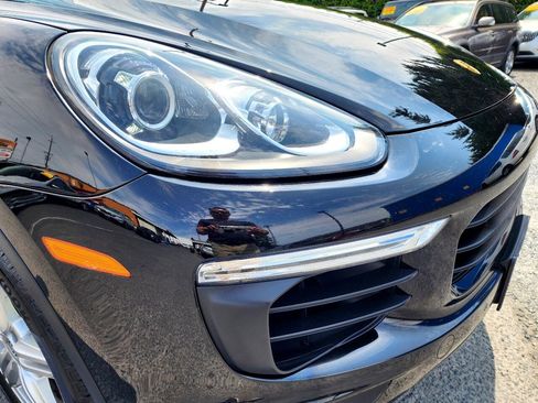 Used 2016 Porsche Cayenne S image 34