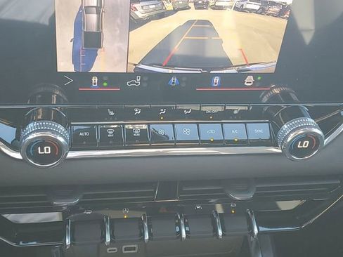 New 2026 GMC Canyon Elevation w/ Convenience Package image 18