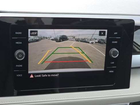 New 2026 Volkswagen Taos SE FWD image 9