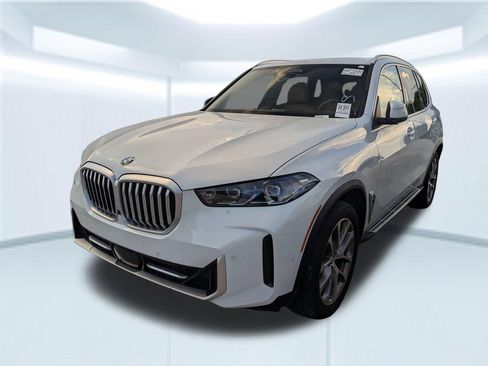 Used 2025 BMW X5 xDrive40i AWD/4WD image 1