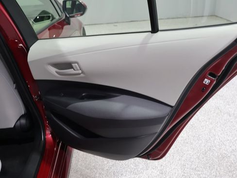 Used 2025 Toyota Corolla LE FWD image 21