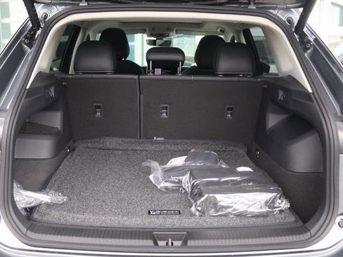 New 2026 Volkswagen Tiguan SE image 29