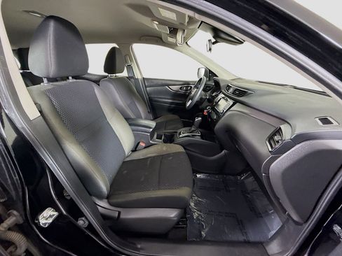 Used 2021 Nissan Rogue Sport S image 28