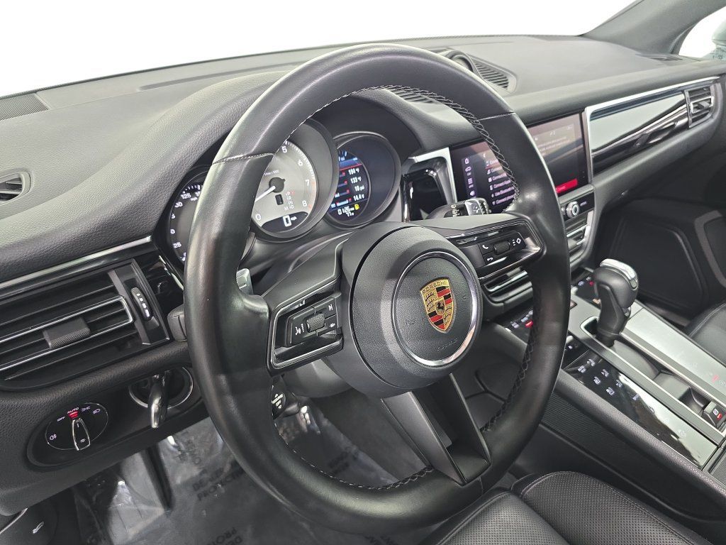 Used 2023 Porsche Macan S AWD/4WD image 4