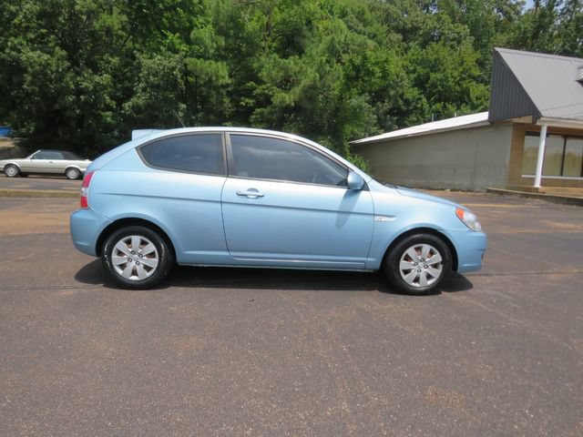 Used 2009 Hyundai Accent GS w/ Premium Pkg 3 FWD image 1