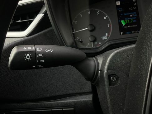 Used 2025 Toyota Corolla LE image 31