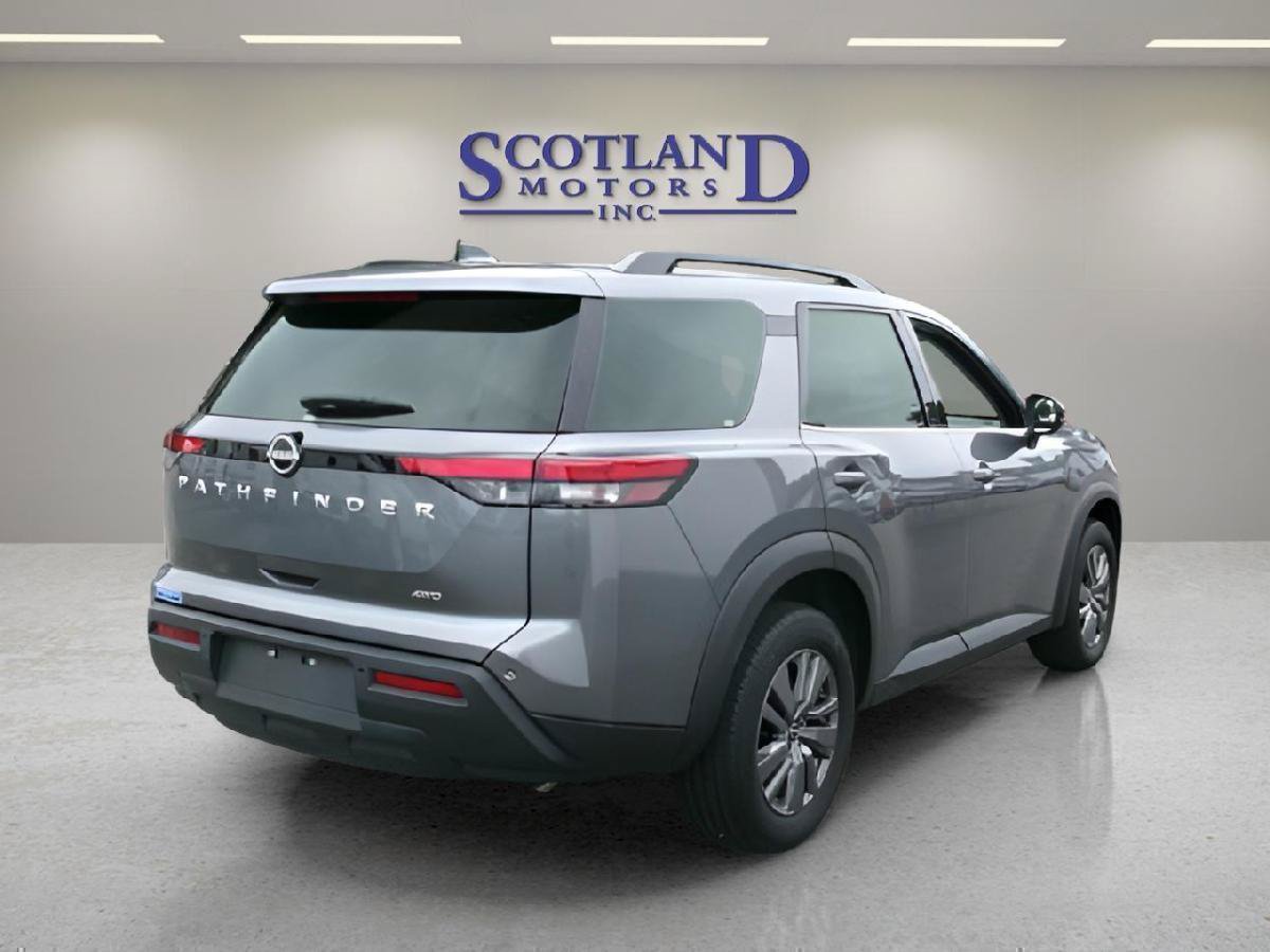 Used 2025 Nissan Pathfinder SV AWD/4WD image 6