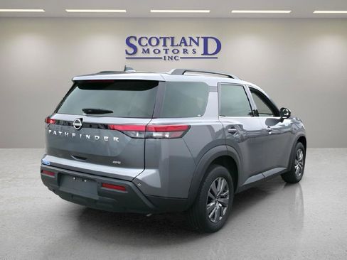 Used 2025 Nissan Pathfinder SV AWD/4WD image 6