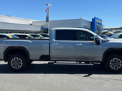 Certified 2024 GMC Sierra 2500 SLT w/ SLT Convenience Package AWD/4WD image 4