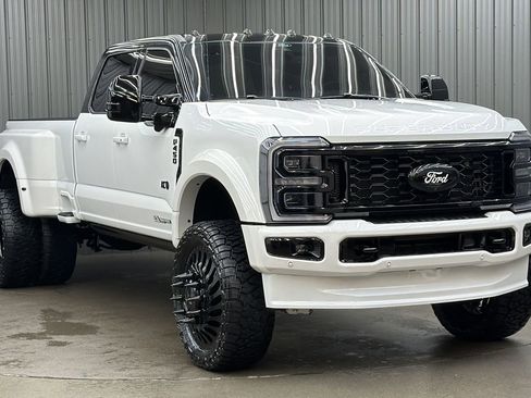 Used 2026 Ford F450 Platinum w/ FX4 Off-Road Package AWD/4WD image 7