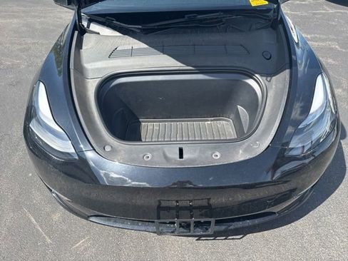 Used 2024 Tesla Model Y Long Range AWD/4WD image 21
