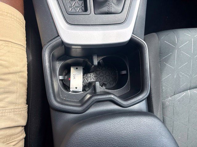 Used 2025 Toyota RAV4 XLE AWD/4WD image 21