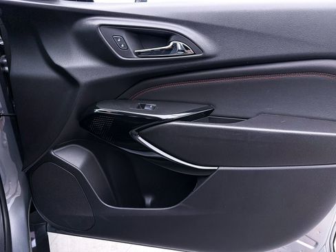 Used 2025 Chevrolet Trax RS w/ Driver Confidence Package FWD image 30
