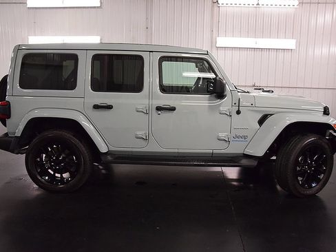 Used 2023 Jeep Wrangler Unlimited Sahara w/ Cold Weather Group AWD/4WD image 8