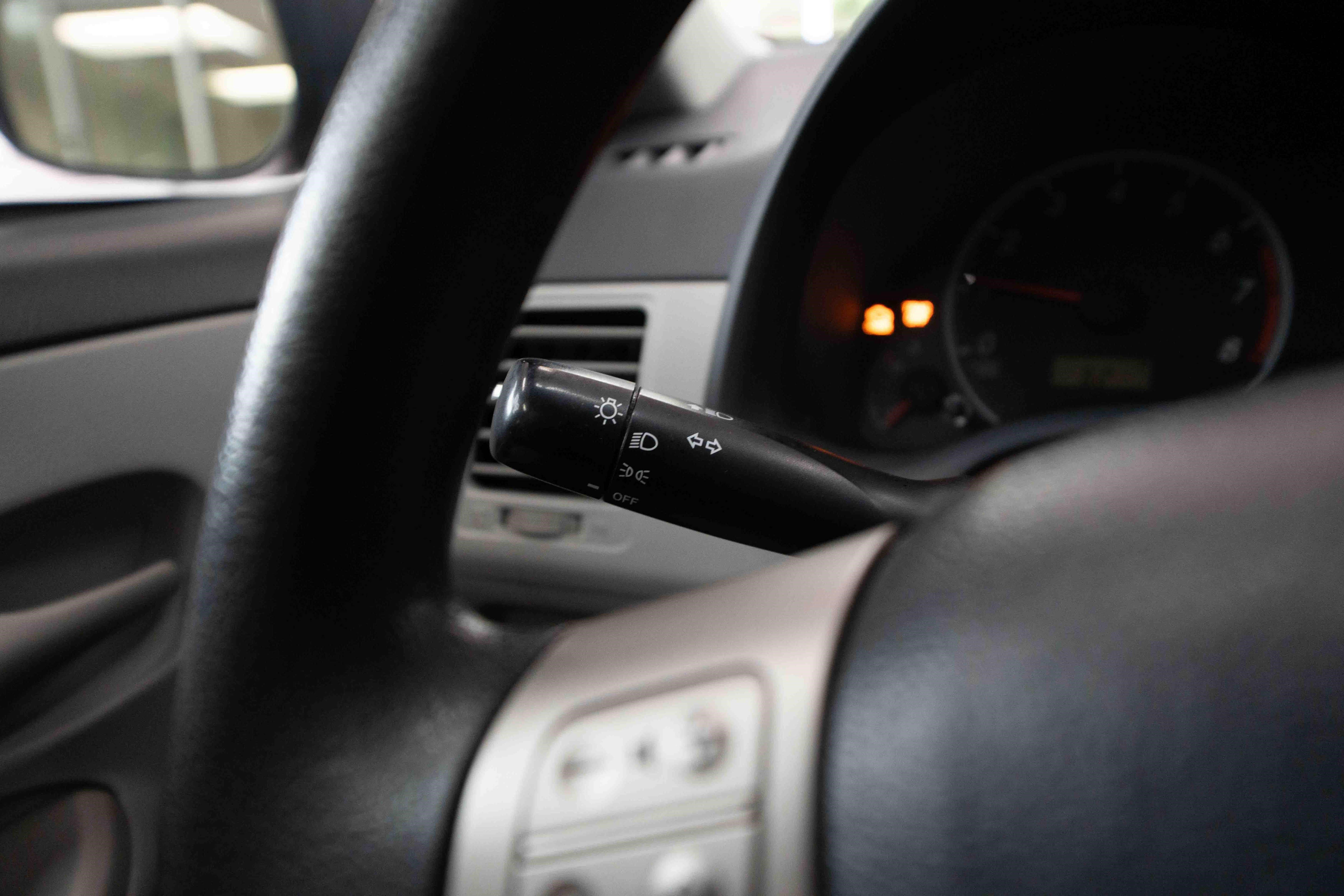 Used 2013 Toyota Corolla LE FWD image 13