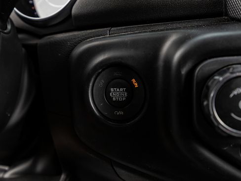 Used 2022 Jeep Gladiator Overland image 23