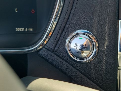 Used 2020 Lincoln Continental w/ Premium Package FWD image 25