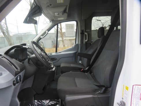 Used 2019 Ford Transit 150 XLT image 15