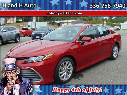 Used 2023 Toyota Camry LE FWD image 1