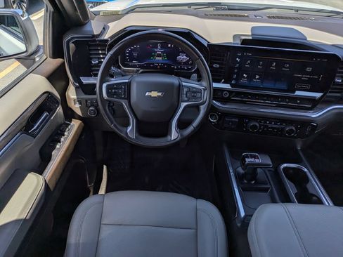Used 2023 Chevrolet Silverado 1500 LTZ AWD/4WD image 16