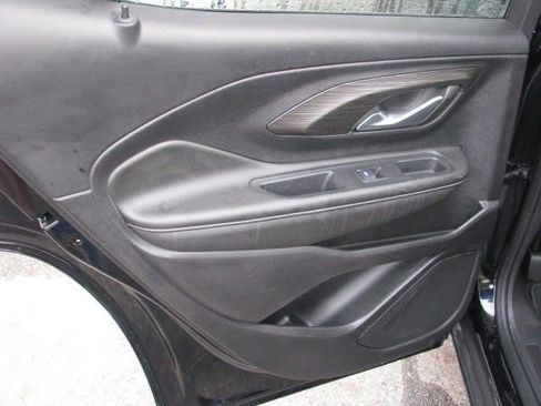 Used 2024 GMC Terrain SLE AWD/4WD image 18