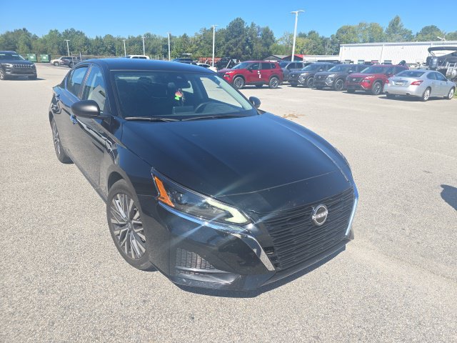 Used 2025 Nissan Altima 2.5 SV FWD image 1