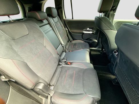 Used 2023 Mercedes-Benz GLB 250 image 29