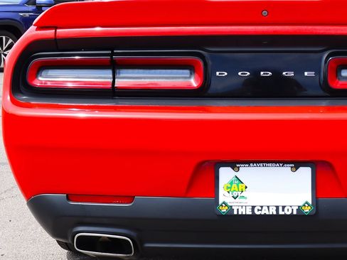 Used 2018 Dodge Challenger SXT RWD image 16