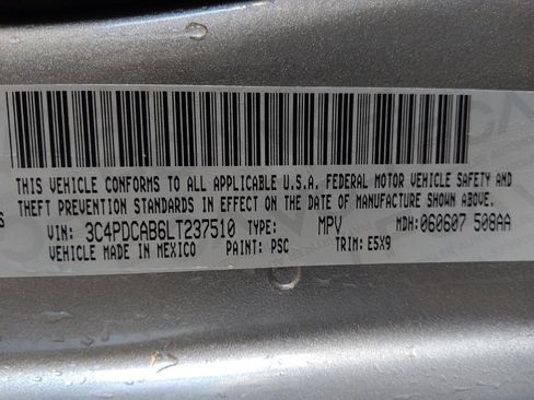 Used 2020 Dodge Journey SE image 33