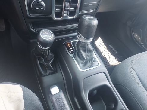 Used 2025 Jeep Wrangler Unlimited Sport AWD/4WD image 14