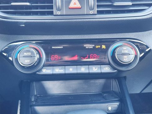 Certified 2022 Kia Forte GT-Line w/ GT-Line Premium Package image 18