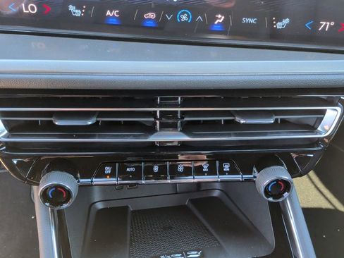 New 2026 Chevrolet Traverse LT image 27