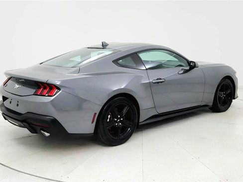 Used 2026 Ford Mustang Premium RWD image 5