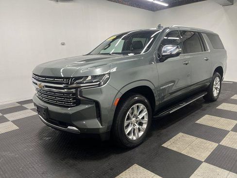 Used 2023 Chevrolet Suburban Premier AWD/4WD image 2